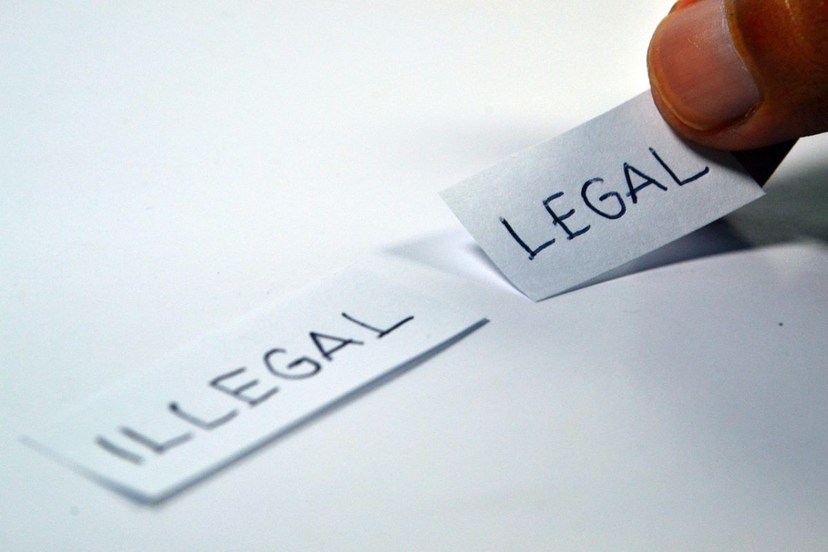 Los acuerdos de la comunidad de propietarios contrarios a la ley