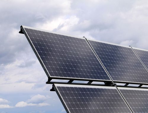 LA INSTALACIÓN DE PLACAS SOLARES EN EL TEJADO DE LA COMUNIDAD DE PROPIETARIOS